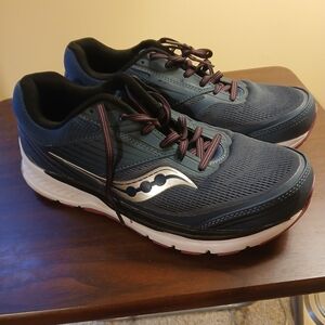 Saucony Men’s Navy with Burgundy Accent Running Shoes